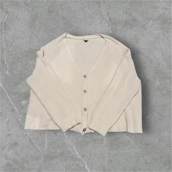 American Eagle Cardigan - Picture 1 of 3